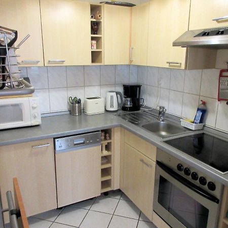 Private Apartment Near Fair Ground Hannover Bagian luar foto