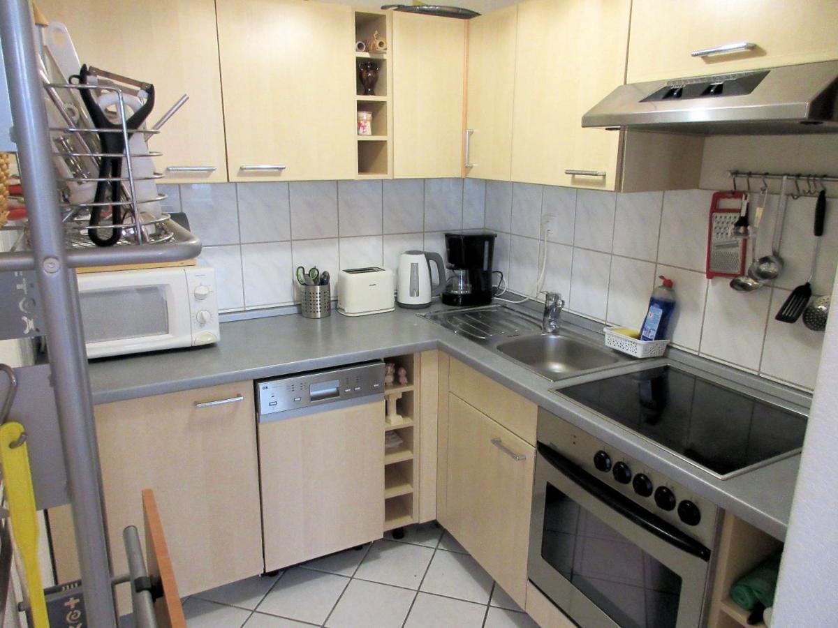 Private Apartment Near Fair Ground Hannover Bagian luar foto