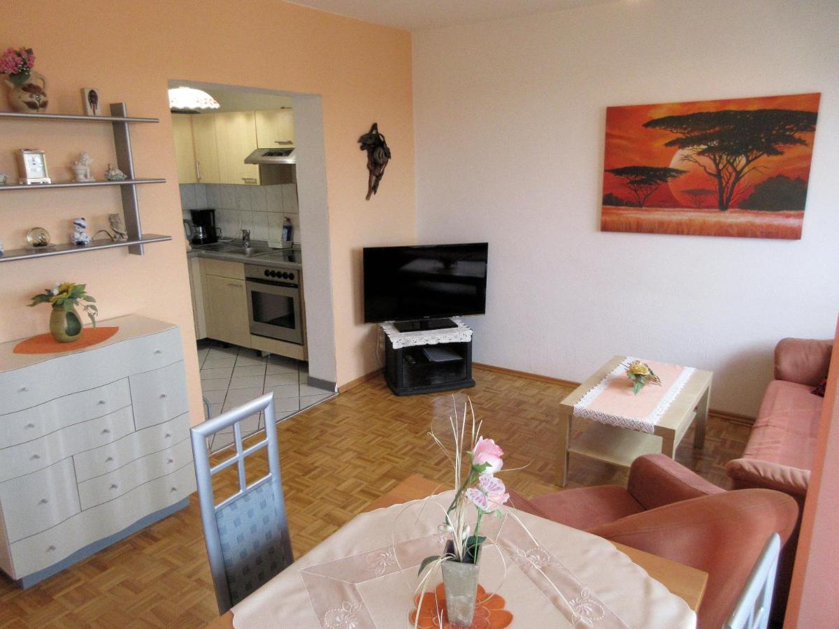Private Apartment Near Fair Ground Hannover Bagian luar foto