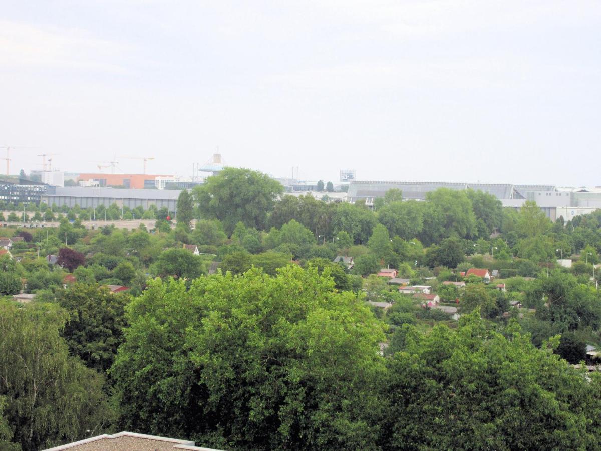 Private Apartment Near Fair Ground Hannover Bagian luar foto