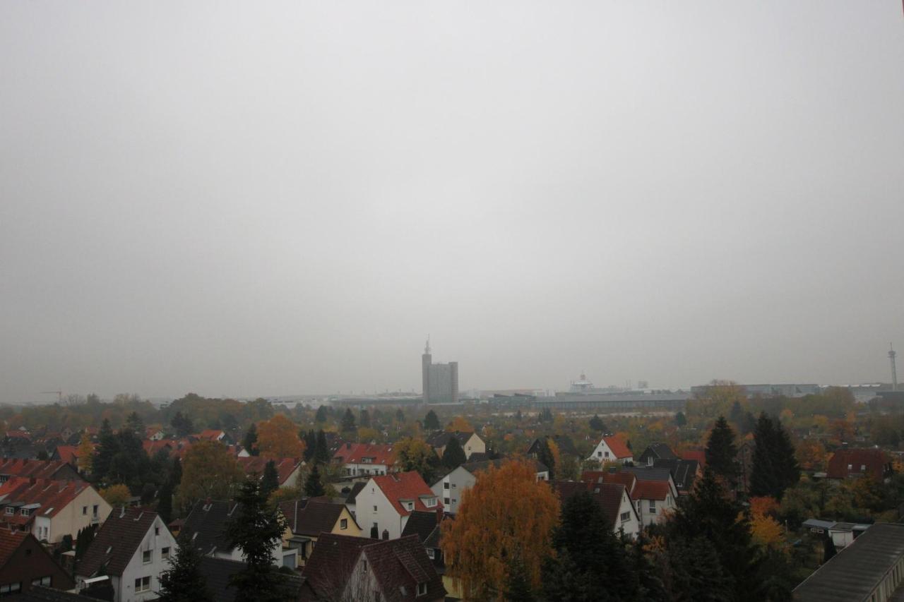 Private Apartment Near Fair Ground Hannover Bagian luar foto