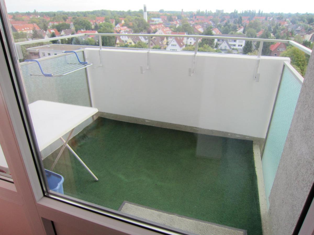 Private Apartment Near Fair Ground Hannover Bagian luar foto
